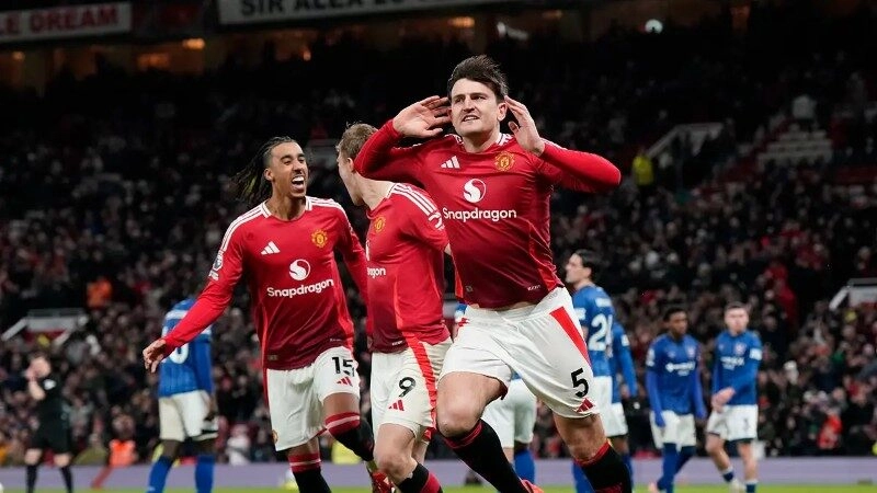 Man United được đánh giá nhỉnh hơn Ipswich