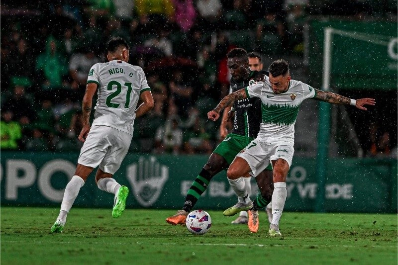 Racing Santander sẽ gặp khó khăn trước Elche